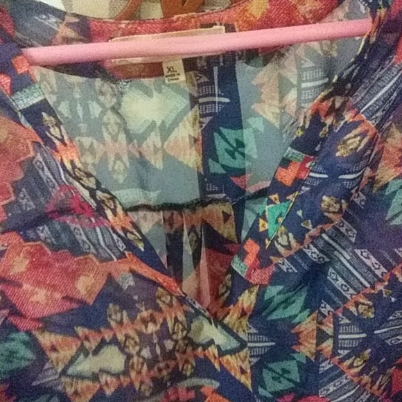 Sheer multicolored quartersleeve - Picture 5 of 5